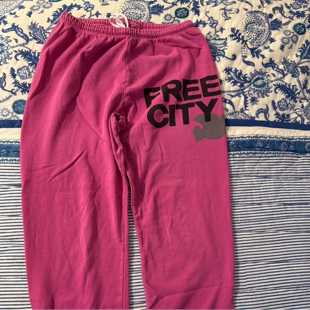 FREE CITY pink sweatpants